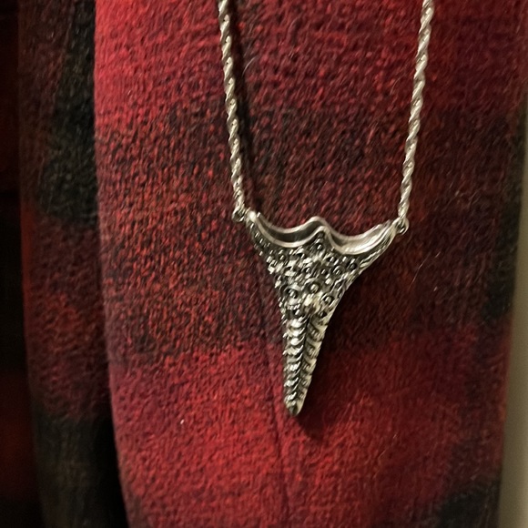 Vase Flower holder necklace, pendant. Like new condition. - Picture 12 of 13